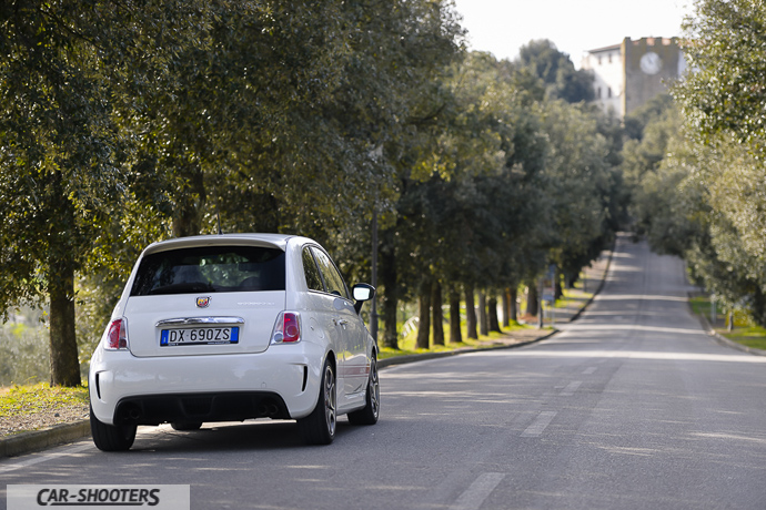 l'abarth cinquecento esseesse vuole correre nel viale papa xiii di artimino in uno stupendo tramonto