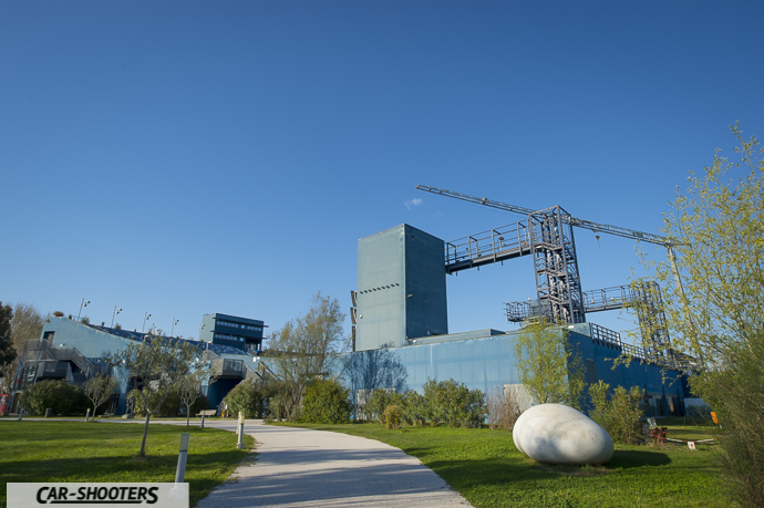 esterno del teatro puccini a torre del lago puccini