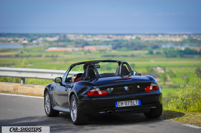 bmw z3 e sullo sfondo viareggio e massarosa