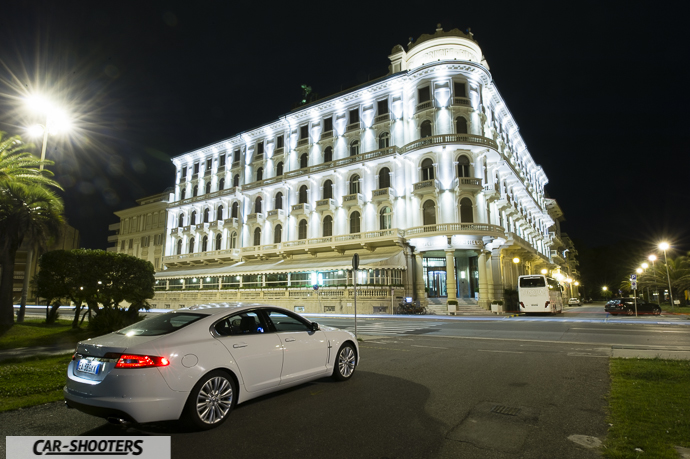 Jaguar xf e l'hotel principe di piemonte a viareggio in versilia