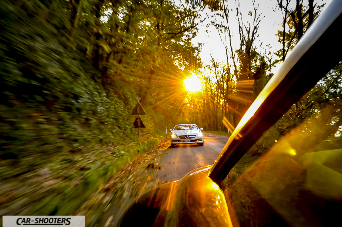 Mercedes SLK car to car con il tramonto sullo sfondo