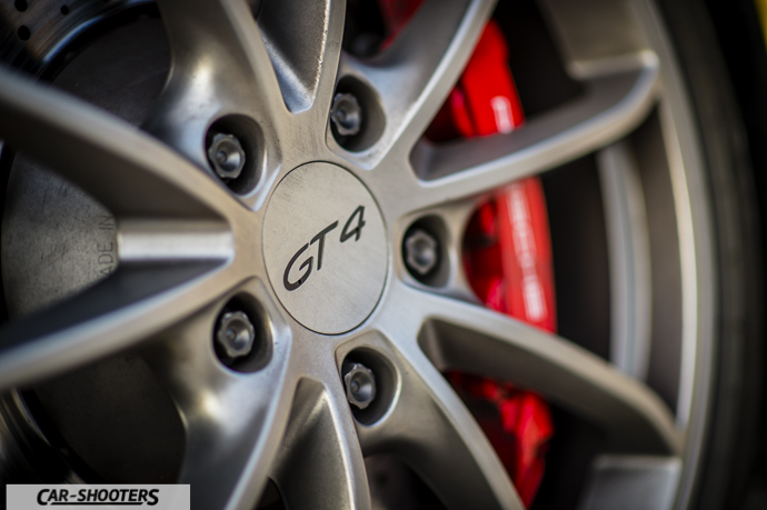 Porsche Cayman GT4 dettaglio cerchio