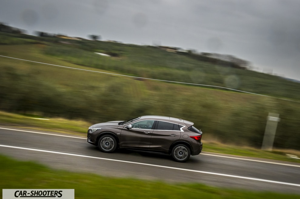 Infiniti Q30 Test Drive