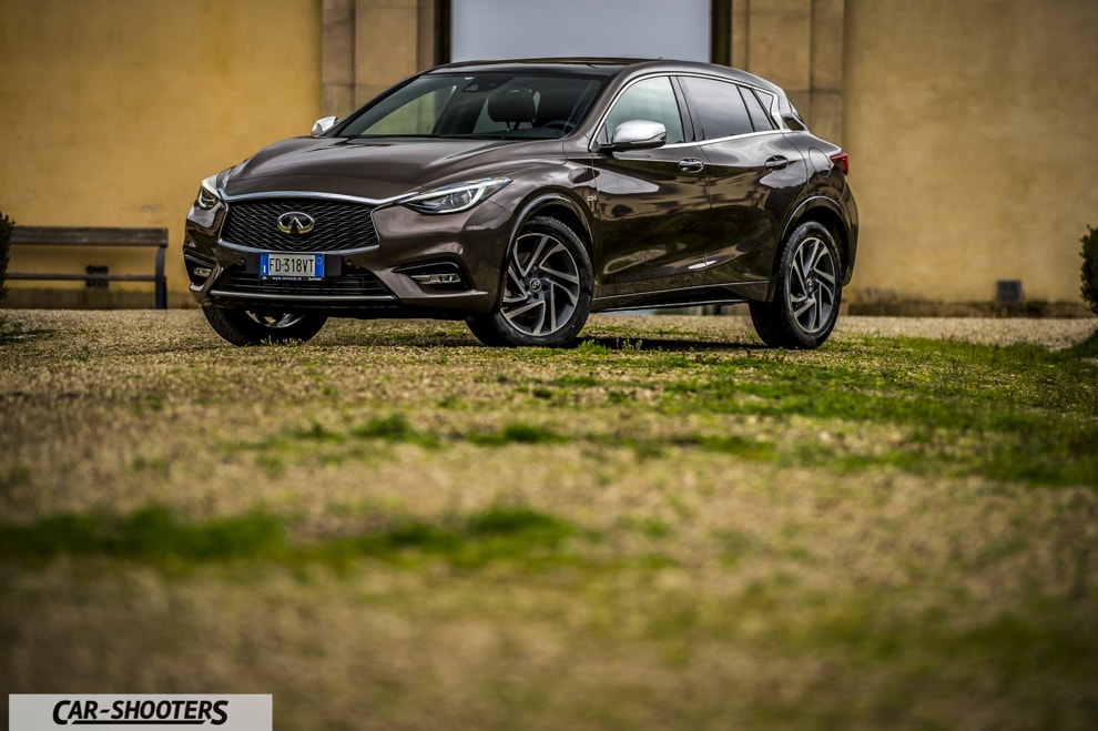 Infiniti Q30 Test Drive