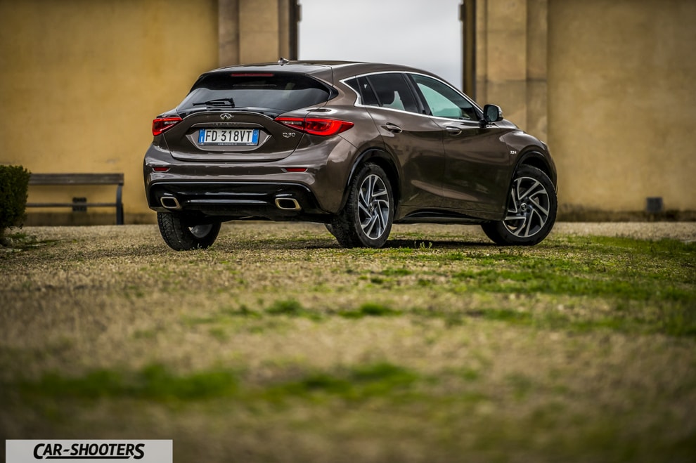 Infiniti Q30 Test Drive