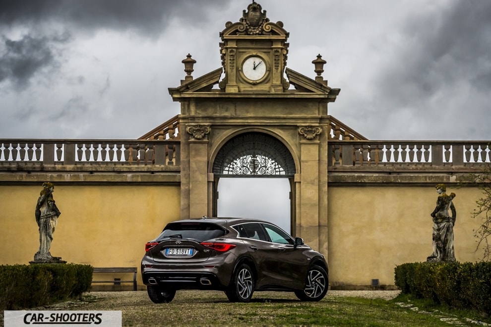 Infiniti Q30 Test Drive