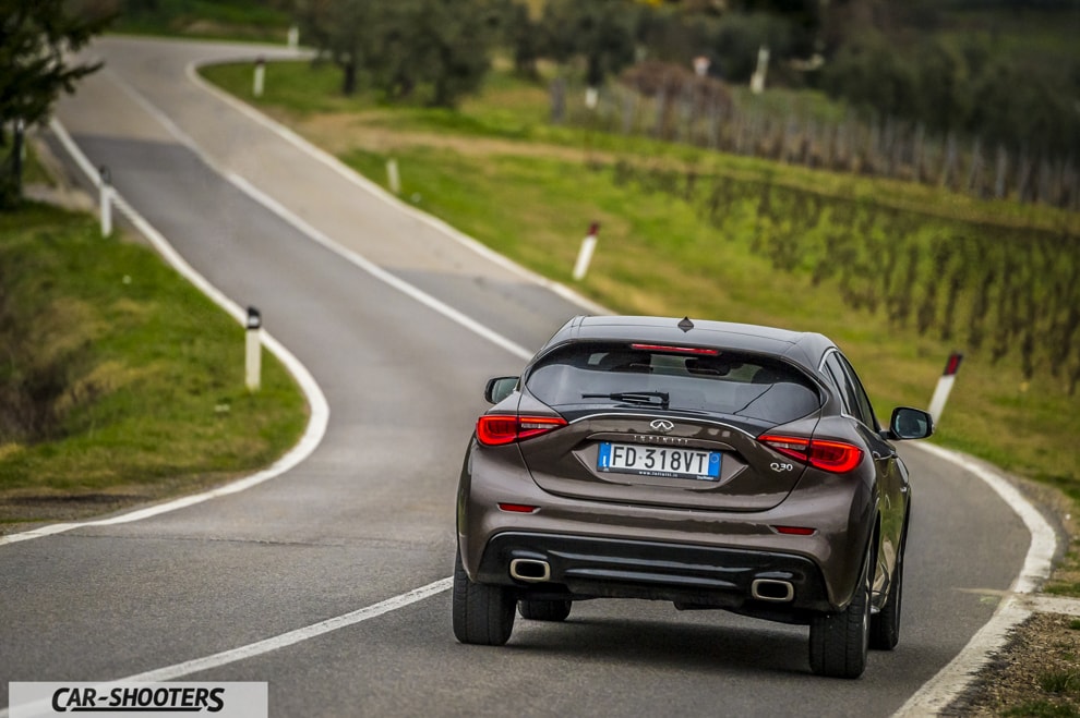 Infiniti Q30 Test Drive