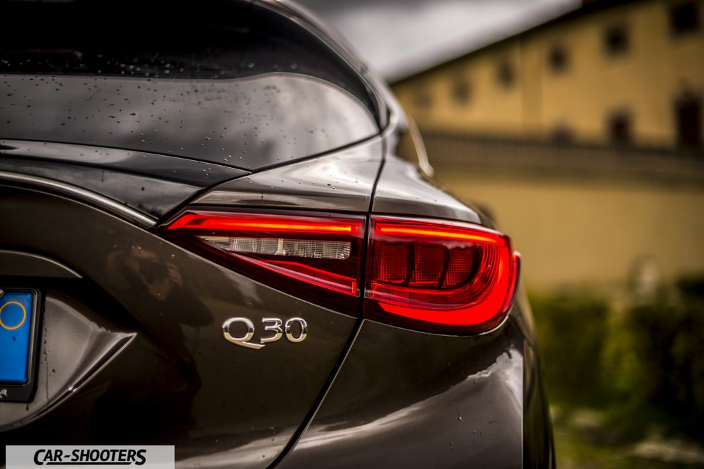 Infiniti Q30 Test Drive