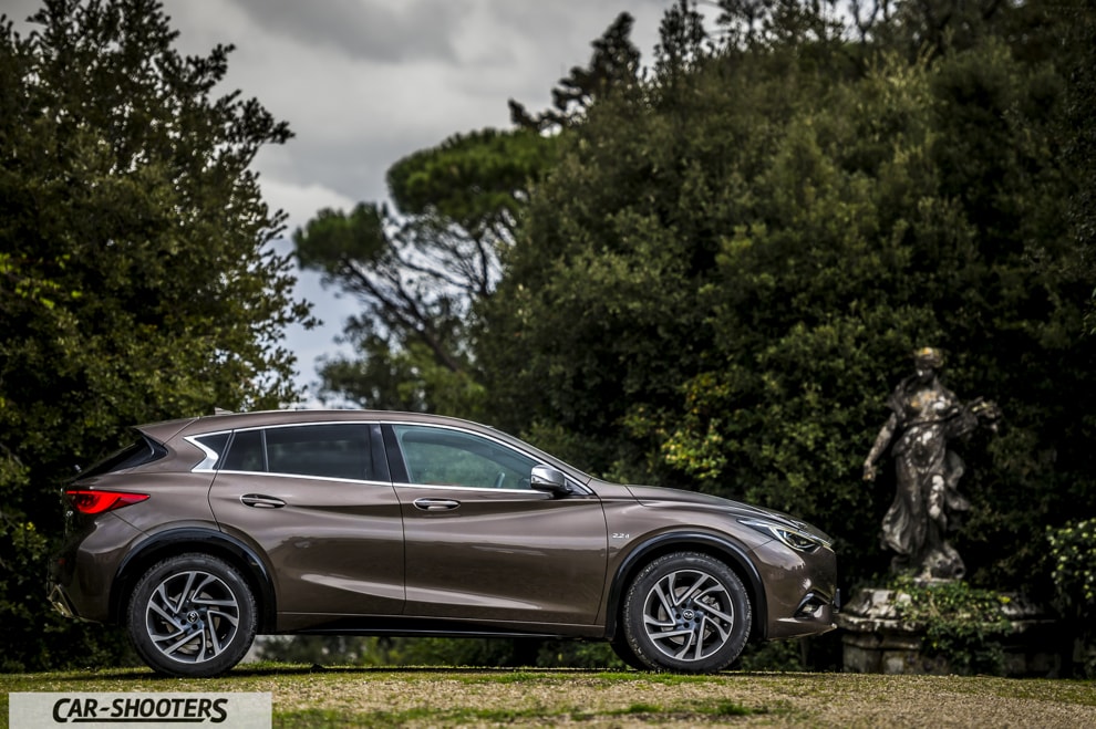 Infiniti Q30 Test Drive