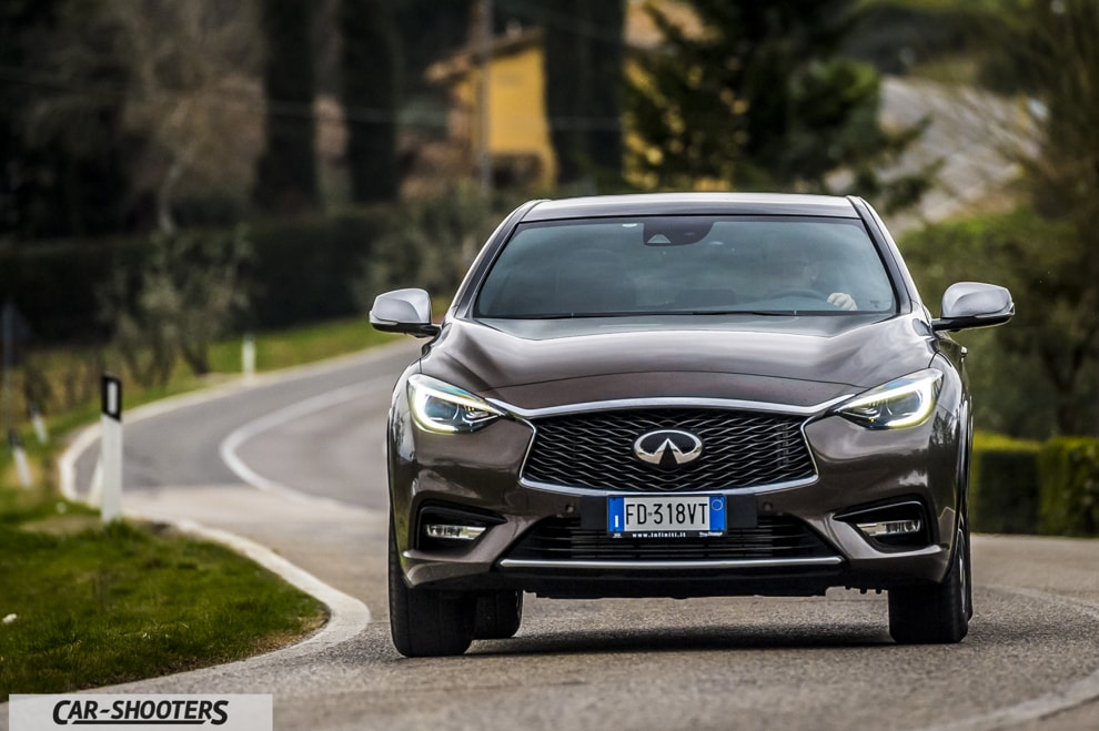 Infiniti Q30 Test Drive