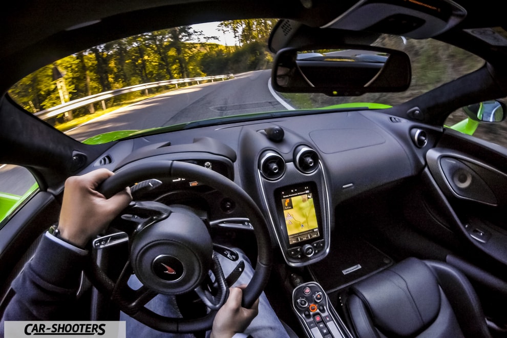 McLaren 570S Prova su Strada