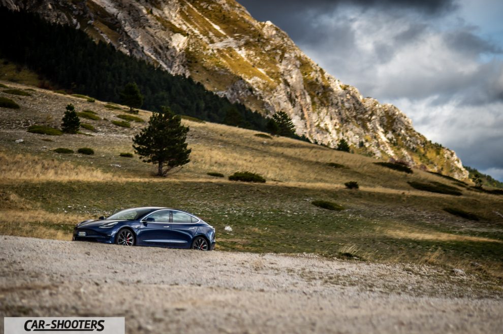 Tesla Model 3 Performance Prova su Strada