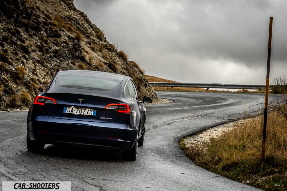 Tesla Model 3 Performance Prova su Strada