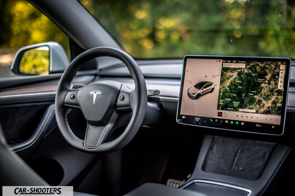 Tesla Model Y Performance Prova su Strada
