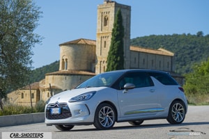 la citroen ds3 e la abbazia di sant'antimo