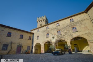 la corte del castello di poppiano dei guicciardini con peugeot rcz