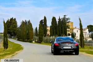 via di polvereto e il posteriore della peugeot rcz