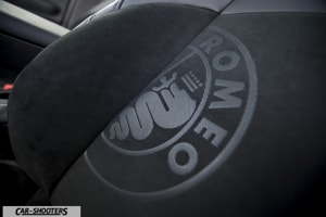 Alfa Romeo Giulietta dettaglio logo sedile