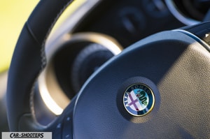 Alfa Romeo Giulietta dettaglio logo volante
