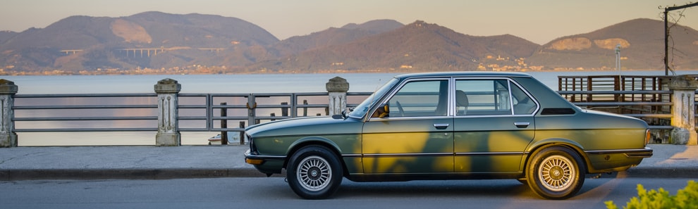 car_shooters_bmw_520_6_e12_coverpano_1