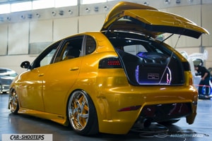 seat ibiza modificata in tinta oro e hi-fi
