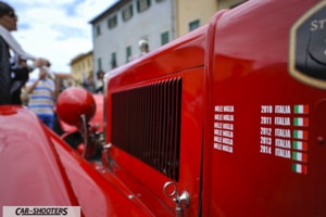 Auto storica alla Millemiglia a cascina