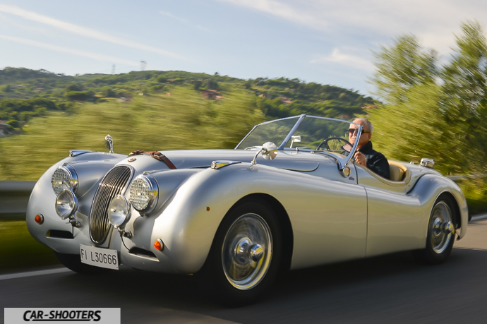 Jaguar XK120 in via rospigliosi a pistoia