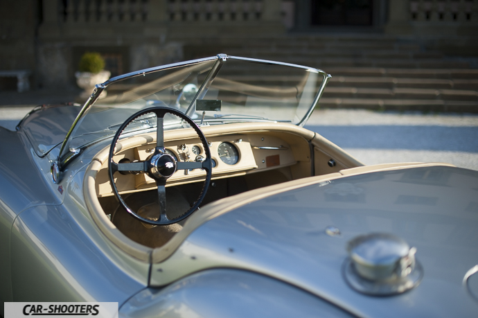 Jaguar XK120 dettaglio abitacolo