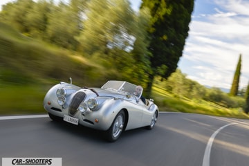 Jaguar XK120 camera car in via montalbano a Pistoia