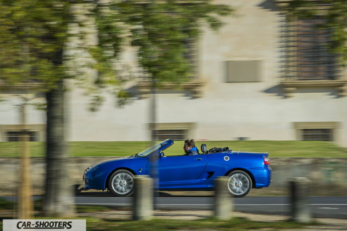 MG TF fianco in panning