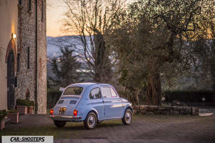 Nuova Fiat 500 D tre quarti posteriore al tramonto