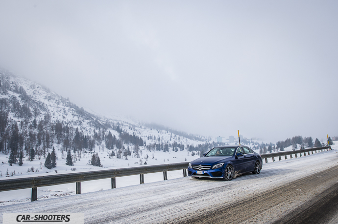 Mercedes-Benz Classe-C sul Passo del Tonale innevato