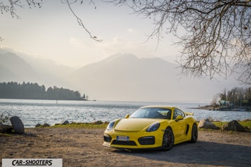 Riva del lago di Como e Porsche Cayman GT4