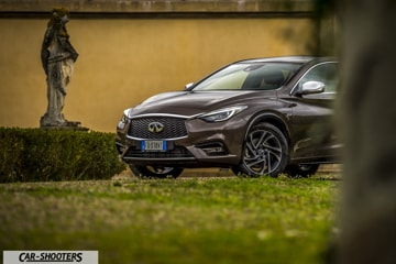 Infiniti Q30 Test Drive