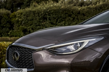 Infiniti Q30 Test Drive