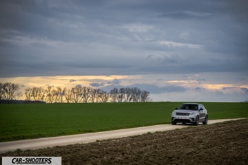 Range Rover Velar Prova su Strada