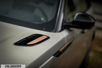 Range Rover Velar Prova su Strada