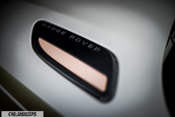 Range Rover Velar Prova su Strada