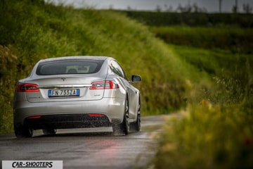 Tesla Model S 100D Prova su Strada