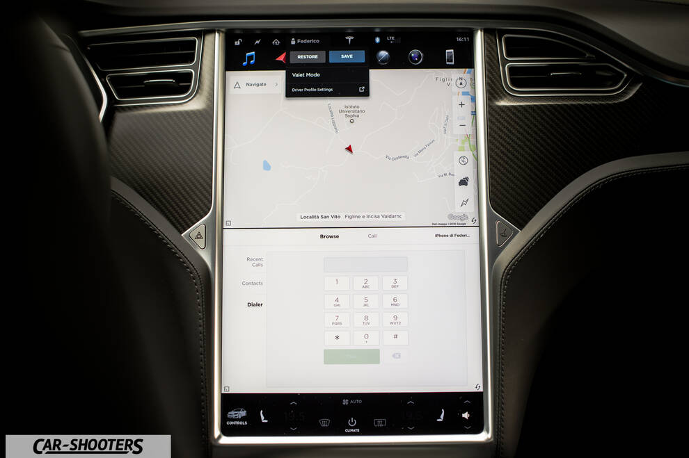 Tesla Model S Touchscreen Funzionamento – dashboard, large vertical touchscreen display