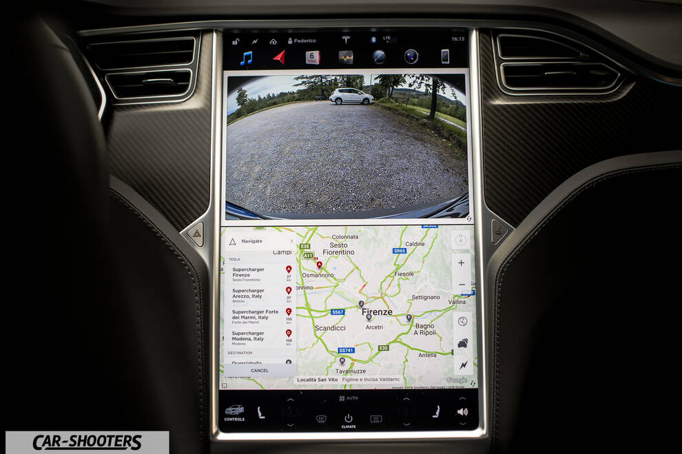 Tesla Model S Touchscreen Funzionamento – dashboard, large vertical touchscreen display