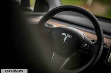 Tesla Model Y Prova su Strada