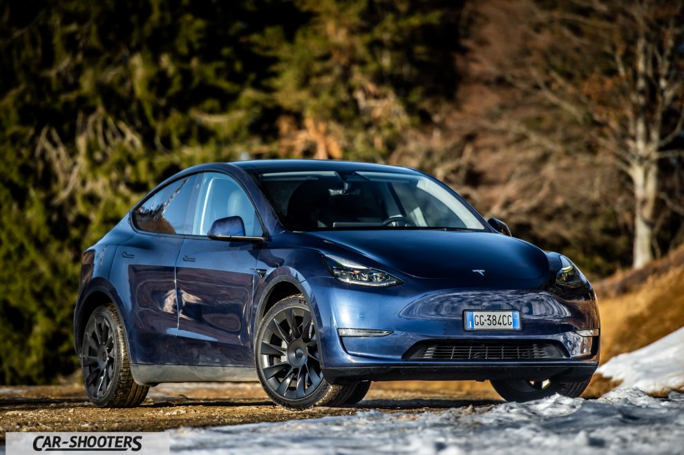 Tesla Model Y Prova su Strada