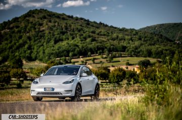 Tesla Model Y Performance Prova su Strada