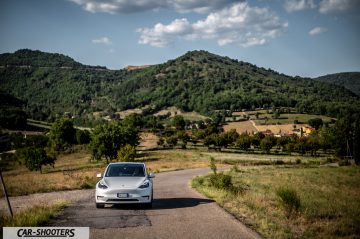 Tesla Model Y Performance Prova su Strada