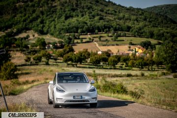 Tesla Model Y Performance Prova su Strada