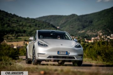 Tesla Model Y Performance Prova su Strada