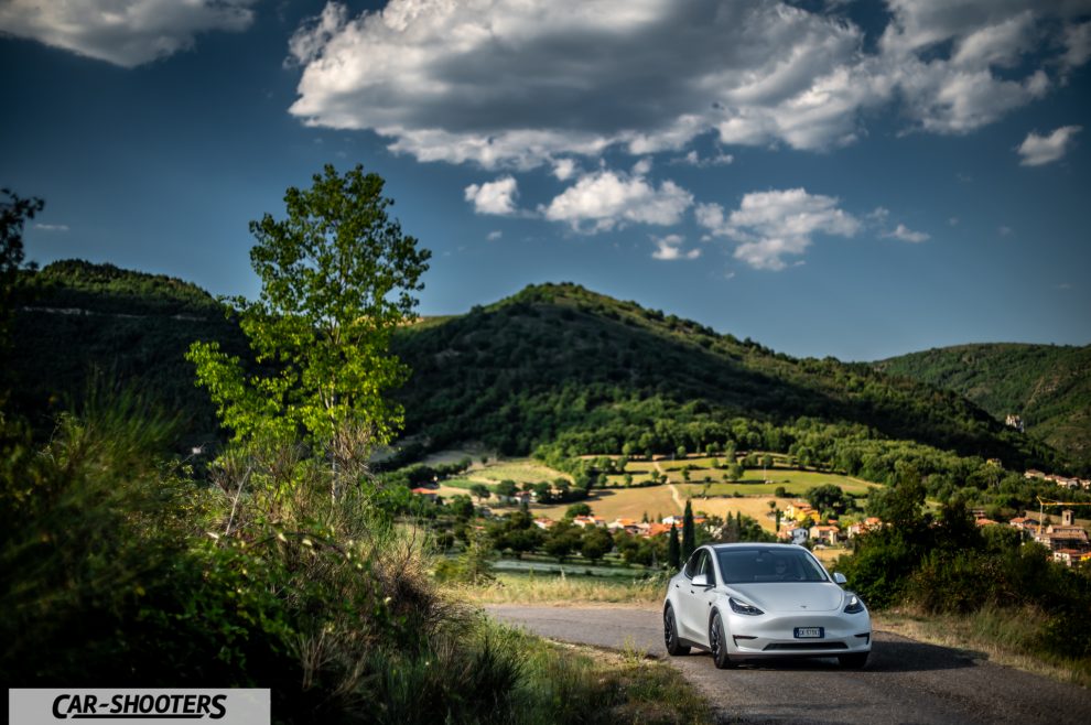 Tesla Model Y Performance Prova su Strada