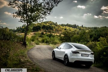 Tesla Model Y Performance Prova su Strada