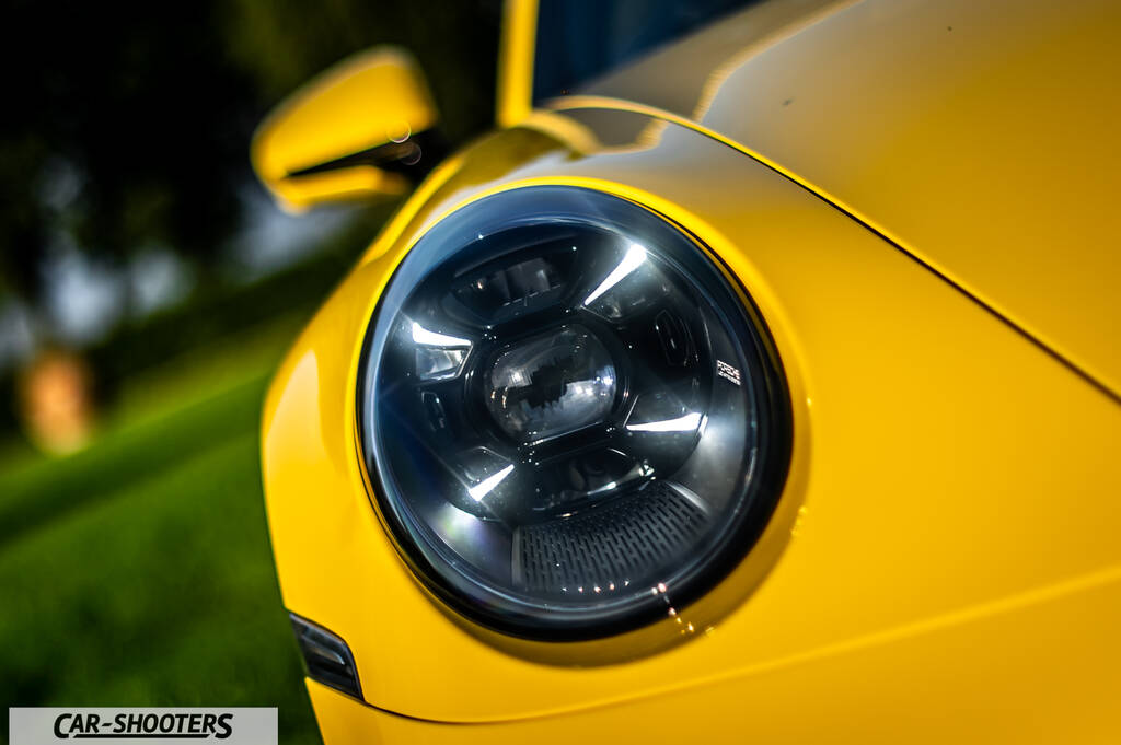 Porsche 911 Turbo Cabrio – detail, headlight close-up